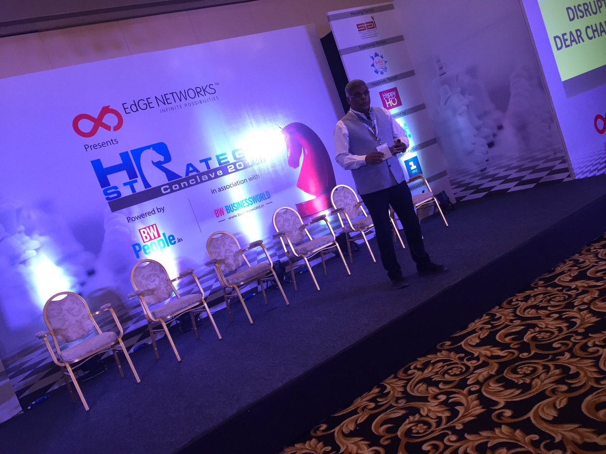 tikoo_taniya's tweet photo. National Award Winning Actor Ashish Vidhyarthi at BW People HR Strategy Conclave #HRStrategyconclave @anuragbatrayo @BWBusinessworld https://t.co/mEN55WFXx7