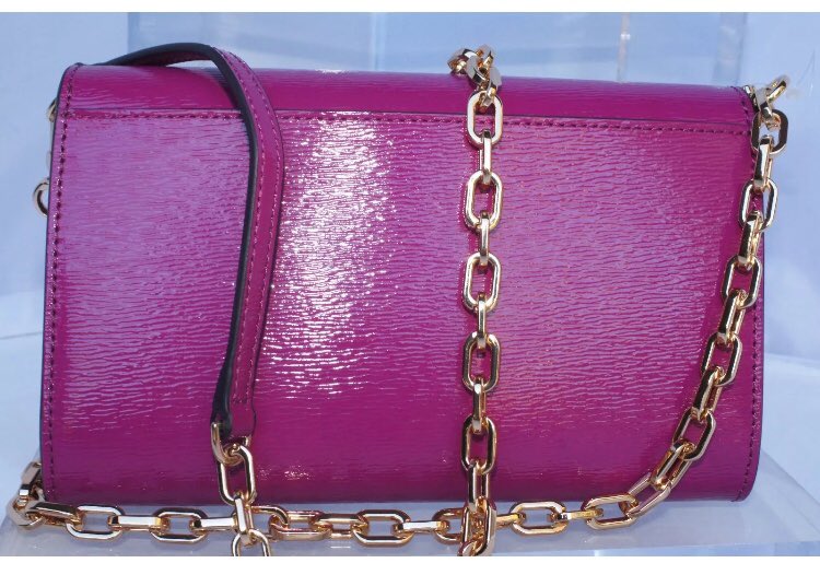 Tikavision's tweet photo. #New #Tory #Burch #Robinson #Patent #Chain #Wallet #Crossbody #Fuschia #Bag  https://t.co/KD0ahb49Rm https://t.co/LZJJwyf61i
