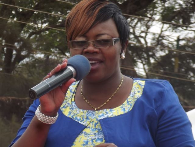 kameme101's tweet photo. Gathoni wa Muchomba kuhoya mihang’o ya kwamura arutwo aria mekuingira thukuru-ini cia kibururi imurikwo ringi...https://t.co/ObckCKHitN https://t.co/EagViyroKt