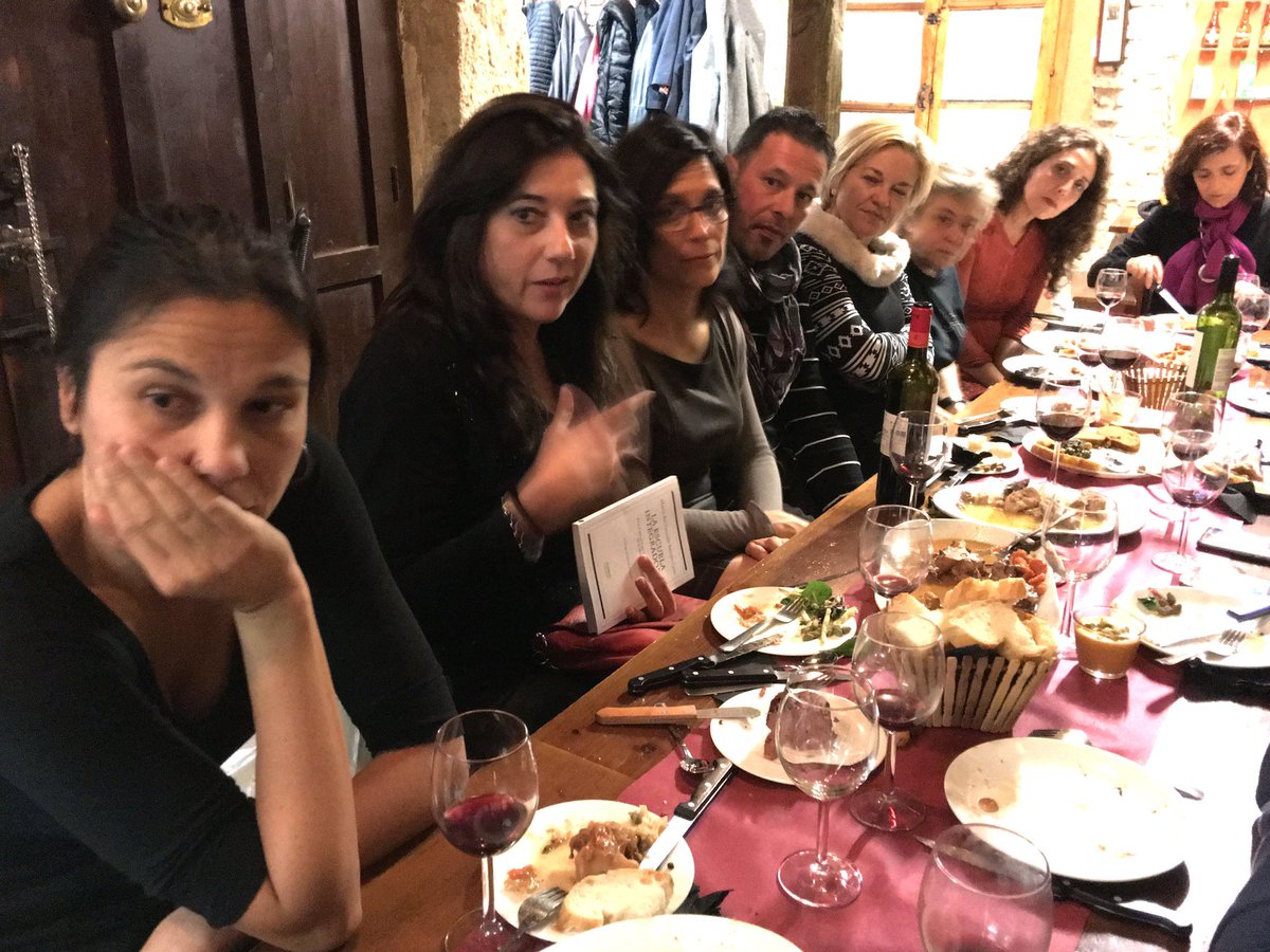 a_mediar's tweet photo. Presentation del Libro: "La Escuela Integradora" de @MariaCarofalcn en el Wine&amp;Think 18Nov ↪ https://t.co/kHg54Zp6gq evento coorganizado por @LolaPrietoMoral y @Tomasimedia #sembrandomediacion https://t.co/LdMo6iRtud