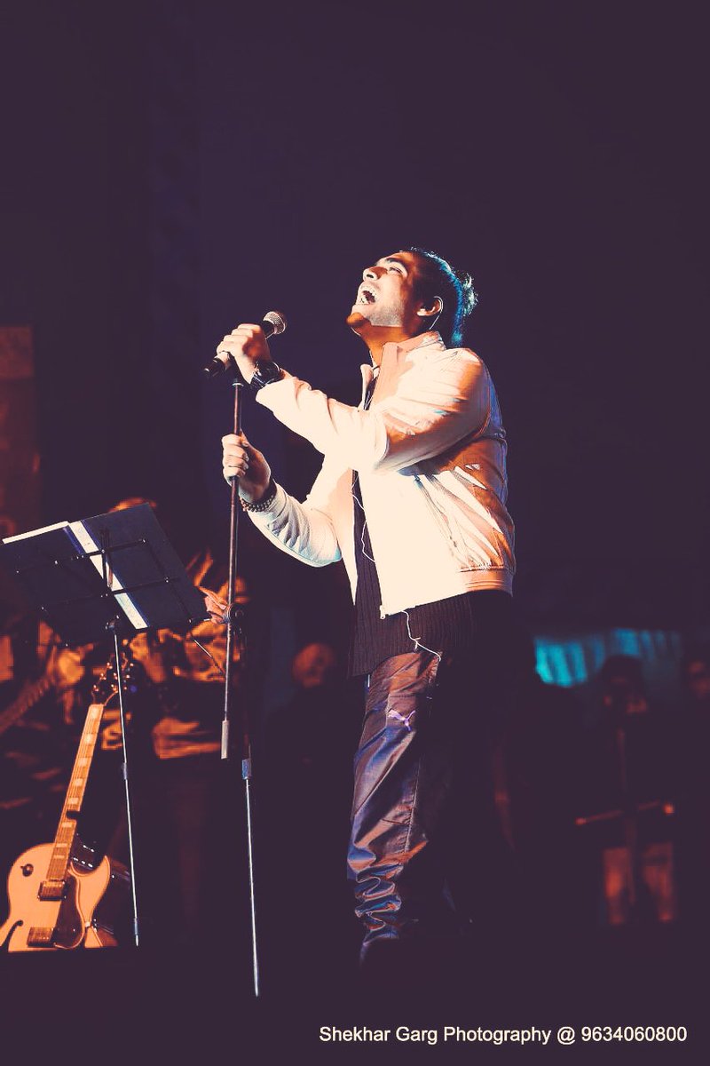 JubinNautiyal's tweet photo. Meanwhile next to the lake in @Nainital .

#Nainitalwintercarnival2017 

@IamYashpalArya @Sanjeev14290178 https://t.co/bHZJyIFoC2