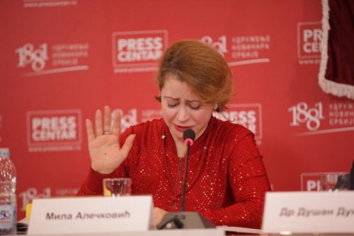 BGDNews's tweet photo. Deca se ne smeju praštati https://t.co/EnbUsSwUr1 https://t.co/02IKcWwWv5