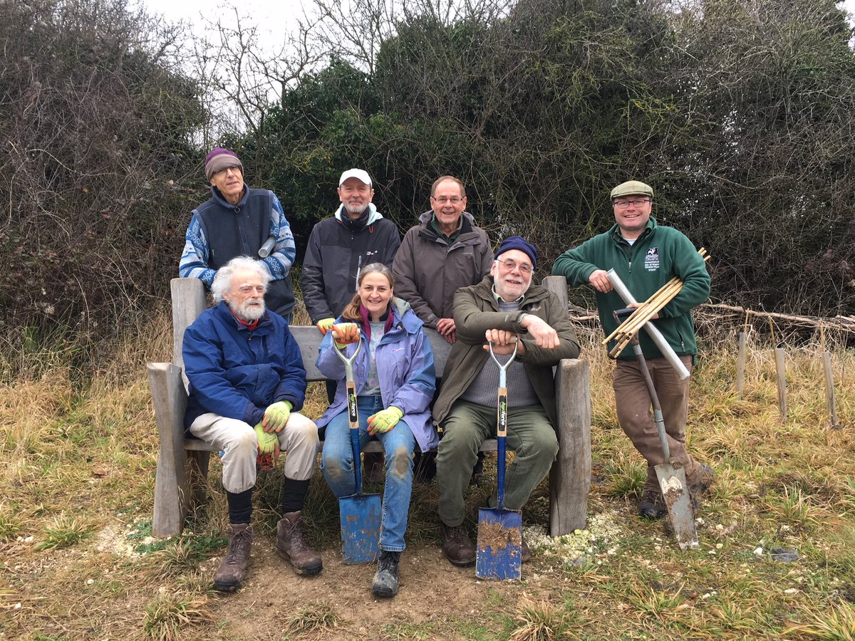 HantsIWWildlife's tweet photo. Our brilliant volunteers have planted nearly 1,000 new plants at our new #BartonMeadows nature reserve - including native trees donated by @TCVtweets and @OVOEnergy π±π³πͺ Volunteer at your local nature reserve: https://t.co/FoRoriHw5h https://t.co/FhXjpoc0Gn