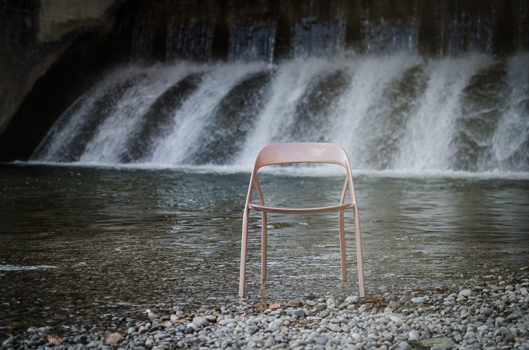 Coalesse's tweet photo. Take a look at the #LessThanFive Chair artfully styled by @isarblog: https://t.co/o9fNu23Lcn https://t.co/UdnINE2QpZ