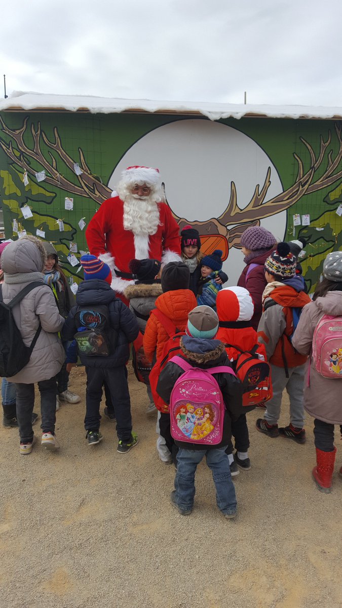 MDAbarcares's tweet photo. Journée du 20 décembre accrochage des voeux marché de noel du Barcares https://t.co/hRojKk9Vfd