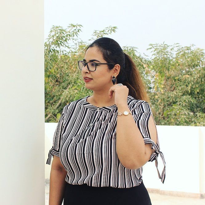 calaeofficial's tweet photo. Who said you can't be fashionable at work? 
#Calae #curvy #curvyfashion #iamsizesexy #fullfiguredfashion #formalwear #Workwear #workstyle #officestyle #proffesionalwoman #poised #lifestyle #outfit #plusandproud #positivevibes #repost https://t.co/m96BAEOra1