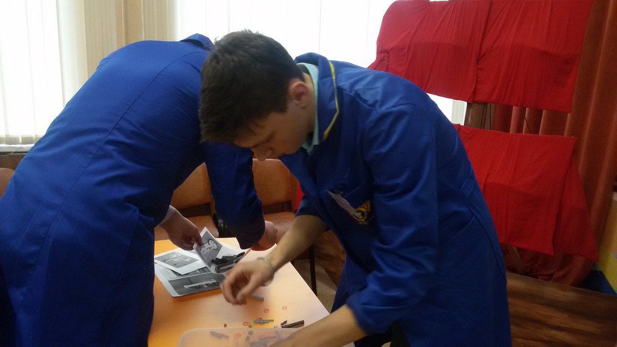 На первом этапе "Фабрика процессов" обанкротилась. И только после оптимизации производства и исключения нескольких потерь изделие, наконец-то, прошло ОТК. Мы продолжаем #сетеваяшкола109 #Трехгорный