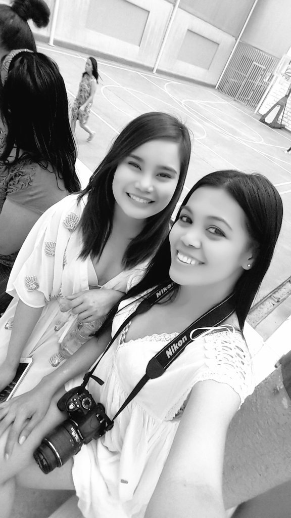 drewmeldoeslife's tweet photo. Black & White is Love 👭💪❤ #capured #memories #2016 #photography #photographer #PhotographyIsArt #nikonphotography #FriendshipGoals #soonreunited #LDR #ATM #kuwait #USA #Love #mrshildebrandtdiary https://t.co/Papjv1Jqme