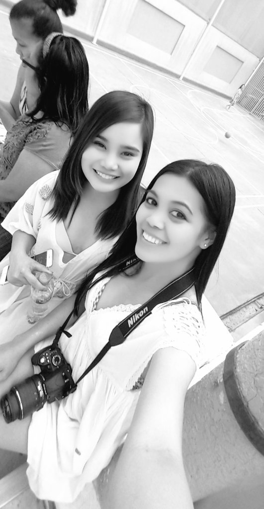 drewmeldoeslife's tweet photo. Black & White is Love 👭💪❤ #capured #memories #2016 #photography #photographer #PhotographyIsArt #nikonphotography #FriendshipGoals #soonreunited #LDR #ATM #kuwait #USA #Love #mrshildebrandtdiary https://t.co/Papjv1Jqme