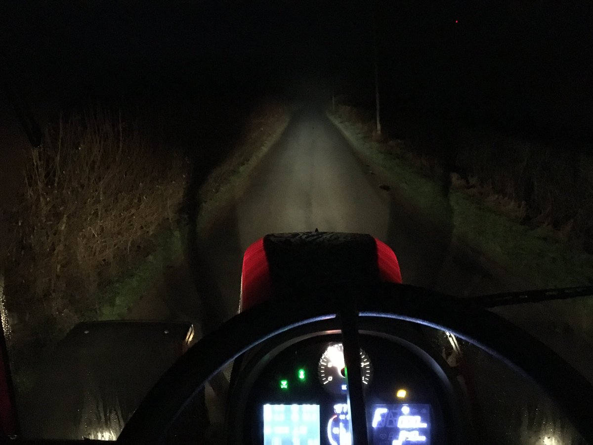 FarmlifeNTL's tweet photo. Back at itπ early bird and all that #farming #BackBritishFarming #FarmLifeNotThugLife #ClubHectare https://t.co/i3OPWIvAWe