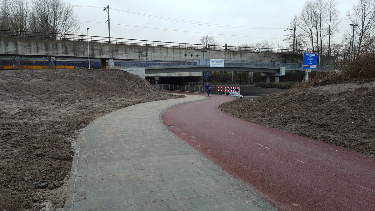 adcim's tweet photo. Uniek werk in samenwerking met @FiberCoreEurope en Aannemersbedrijf Wallaard. In opdracht van @ProvUtrecht. https://t.co/kBx6CLrWa7 https://t.co/JtfdC5gm8p