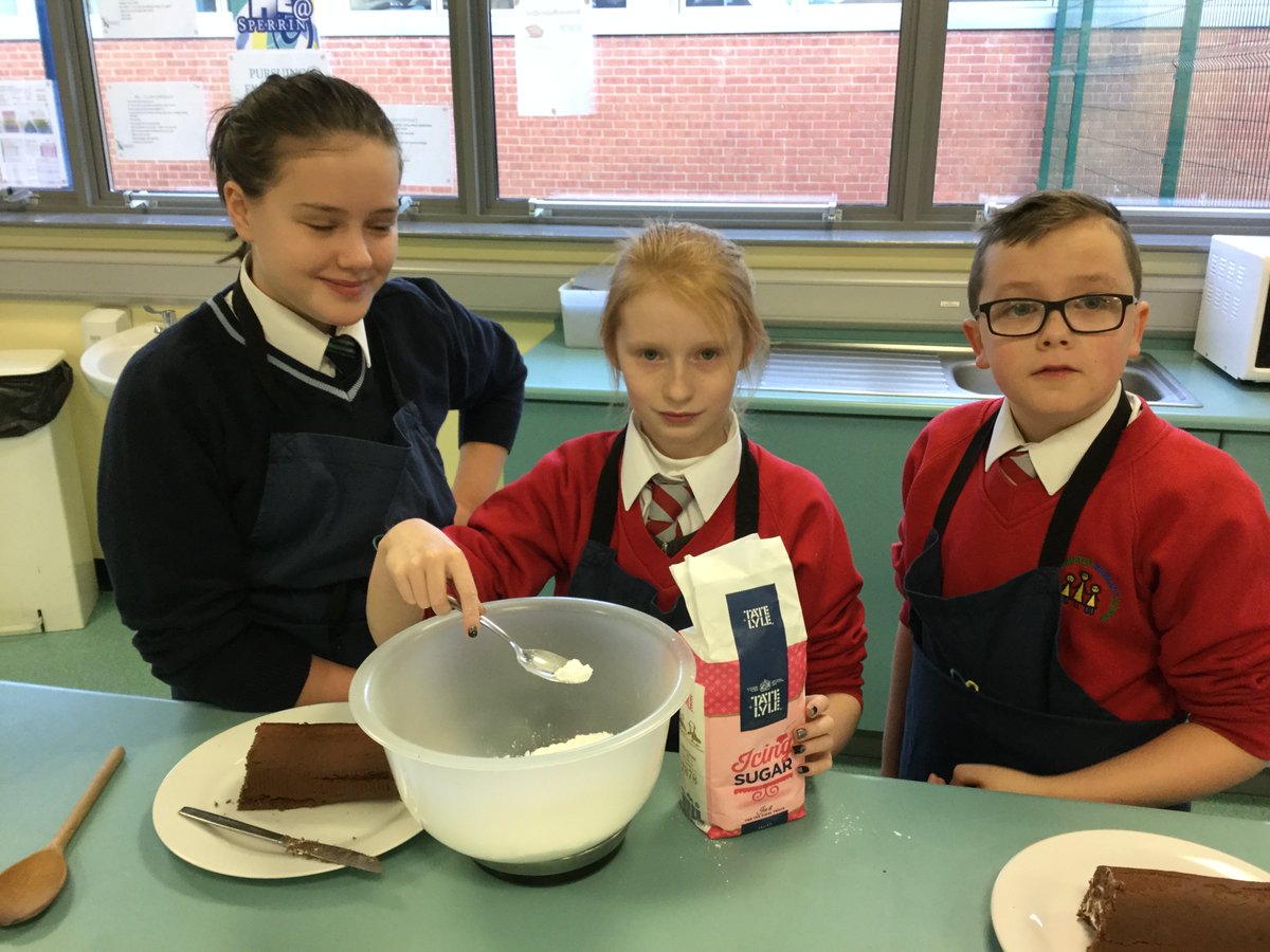 SpiresIPS's tweet photo. P7 had a great time @SperrinIC baking festive treats. https://t.co/Ccn4YGqXHc