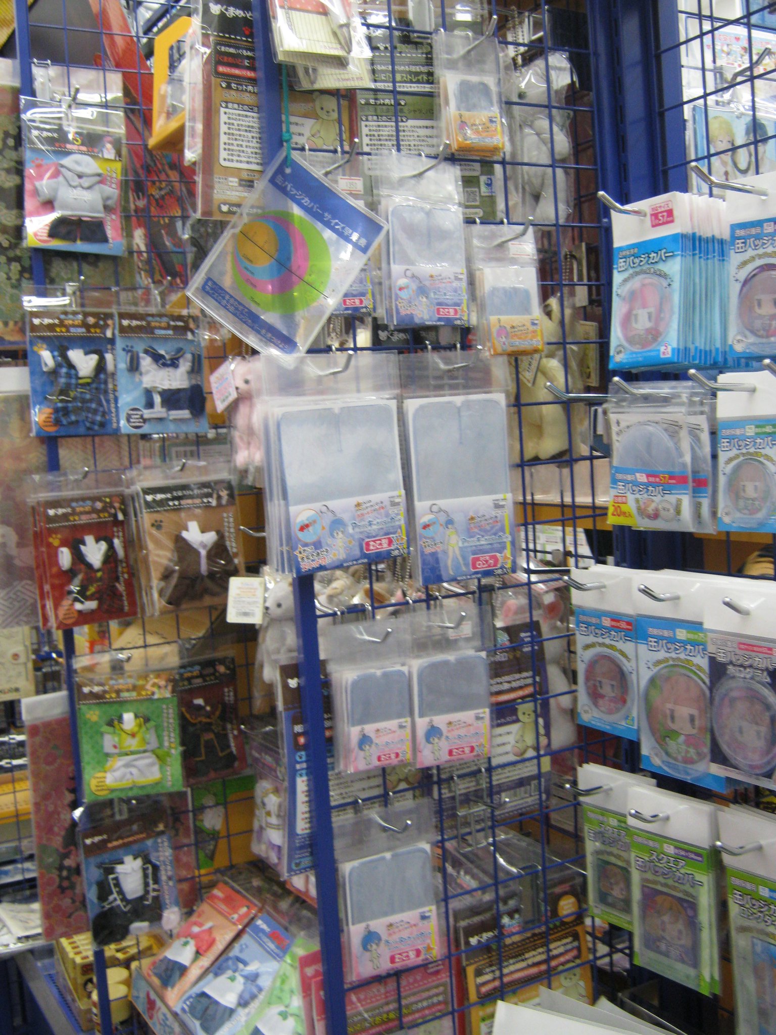アニメイトイオン浜松市野 8 10 営業時間10 00 00 グッズ情報 今人気の缶バッジカバーをアニメイトではさまざまなサイズ 形を販売中チノ 更に ラバーストラップやアクリルキーホルダーやコースターのカバーも多様に取り扱ってる アニメイトイオン浜松市野 8 10 営業時間10 00 00 グッズ情報 今人気の缶バッジカバーをアニメイトではさまざまなサイズ 形を販売中チノ 更に ラバーストラップやアクリルキーホルダーやコースターのカバーも多様に取り扱ってる