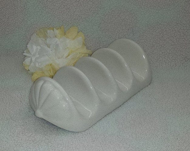 JunkYardBlonde's tweet photo. Vintage Ceramic Toast Rack,Toast Stand,  Letter Rack, Mail Sort… https://t.co/UTC1lhabkG #JunkYardBlonde #MailSorter https://t.co/FOzH5WDrfN