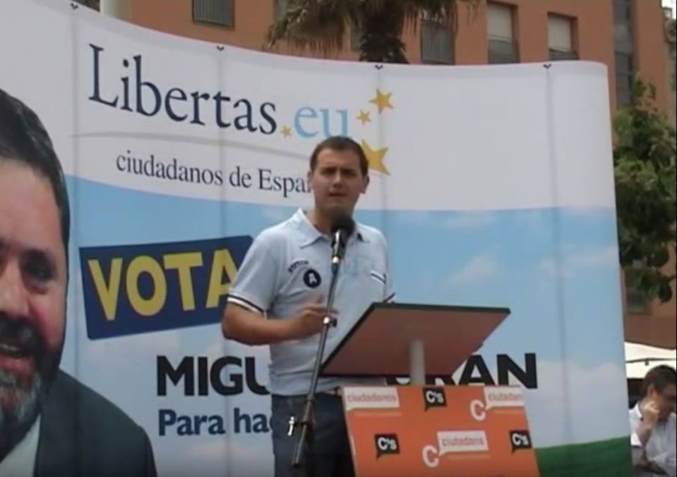 gorkaotxoa's tweet photo. Las dos veces que más insultos y agresividad he recibido ha sido por dar dos noticias de Ciudadanos. Casualidad???
Y esta noticia podría ser una anécdota, si no fuera por el día a día y lo que vota Ciudadanos, que son lo grave: https://t.co/lGxF40L63v