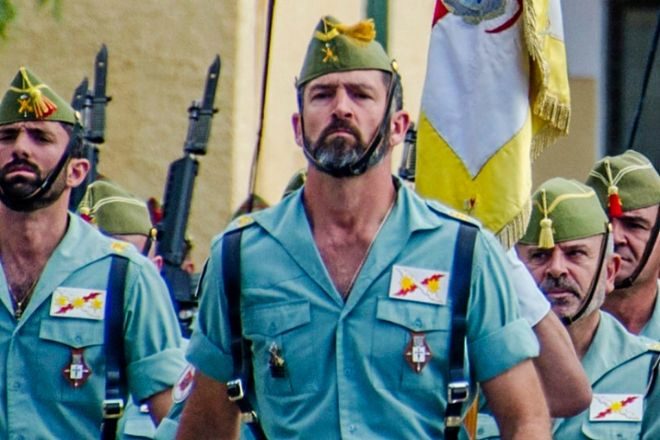 Defensagob's tweet photo. El legionario español que adiestró a los iraquíes que vencieron al IS https://t.co/8eyZpWNqr0 vía @elmundoes https://t.co/aSpB3LrxyO