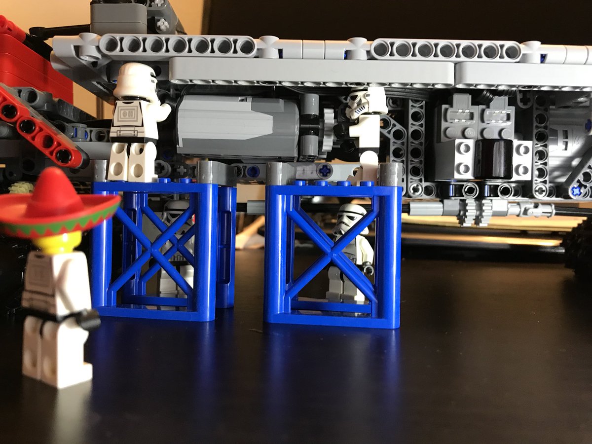 SuperkTechnic's tweet image. The #LEGO boss said we need an additionnal #LegoTechnic #powerfunctions motor.