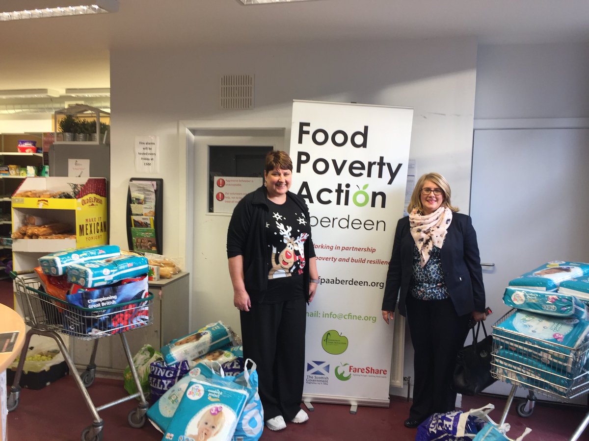 LouiseWood40's tweet photo. Well done to the #Prodrill staff who gave up their Secret Santa this year to help #CFINE  #christmas2017 lots of goodies delivered today 🌲 https://t.co/7JP8ZWbq0A