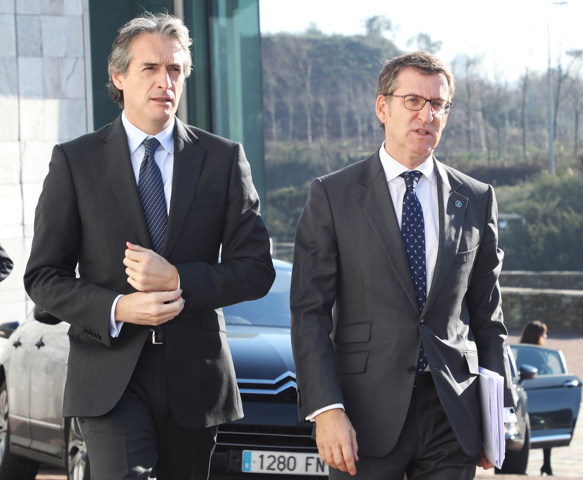 Ya lo decía don Manuel: amigos, enemigos y compañeros de partido. Sobre la visita del ministro de Fomento para vender... nada. De la Serna vino a Galicia pero se dejó la cabeza en Marte. farodevigo.es/opinion/2017/1… vía <a href="/Farodevigo/">Faro de Vigo</a>