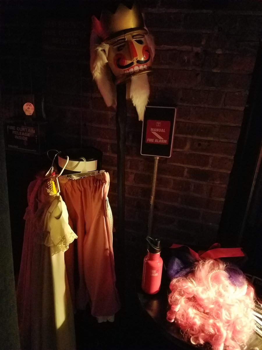 AthanSporek's tweet photo. seasonal essentials #nutcrackerprince https://t.co/YoejD0vq2p