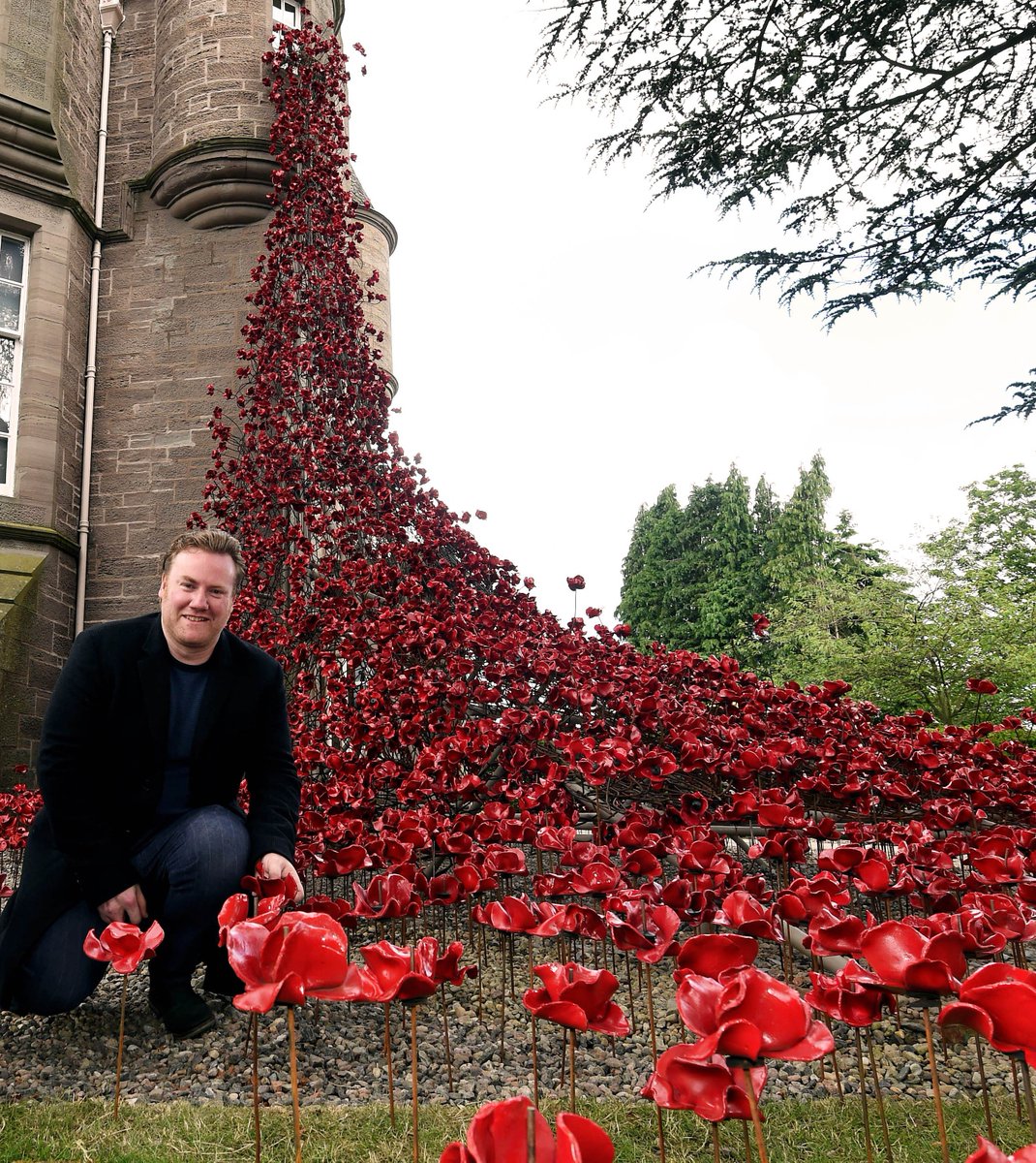 CubiqAgency's tweet photo. Will you be visiting one of the six 2018 #PoppiesTour locations next year? They could be visiting somewhere near you: https://t.co/xQ21LkLo3u. We're happy to say that we will be on hand to provide comms for artist @PaulCumminsMBE for another tour year. #PR #PRlife #marketing https://t.co/KavxW1EuhU