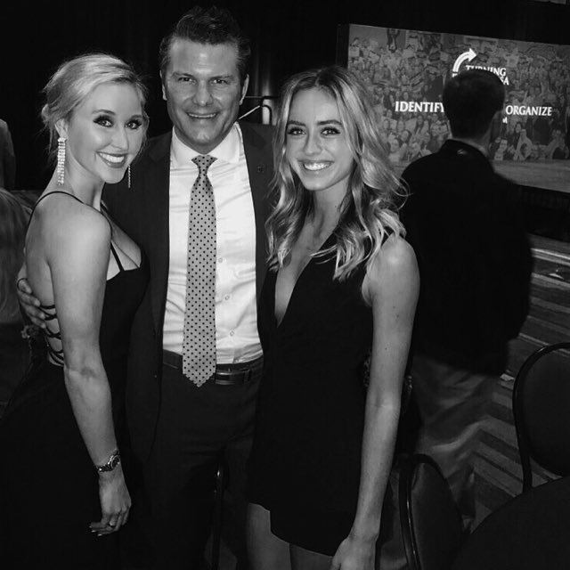 LOLOBENDER's tweet photo. @TPUSA banquet // @PeteHegseth 🇺🇸 https://t.co/M6jnCPce2h