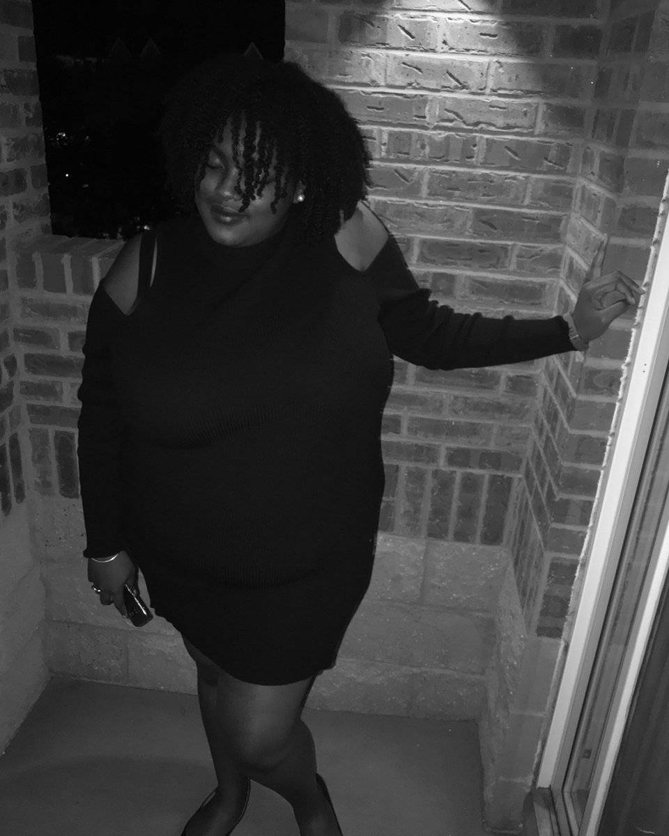 __makenzialy__'s tweet photo. 💛💚⛏👑
#BlackQueensofUNCC https://t.co/V8wbXYMZ9H