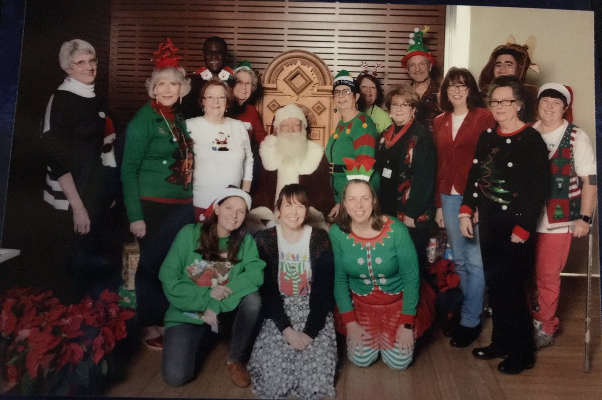 JerryanneHill's tweet photo. Clinton Presidential Center volunteer’s after 1 of our 3 Photos w/Santa Saturday’s of picture taking of Little Rock kids-what a fun group to work with https://t.co/ZWCVstQF7t