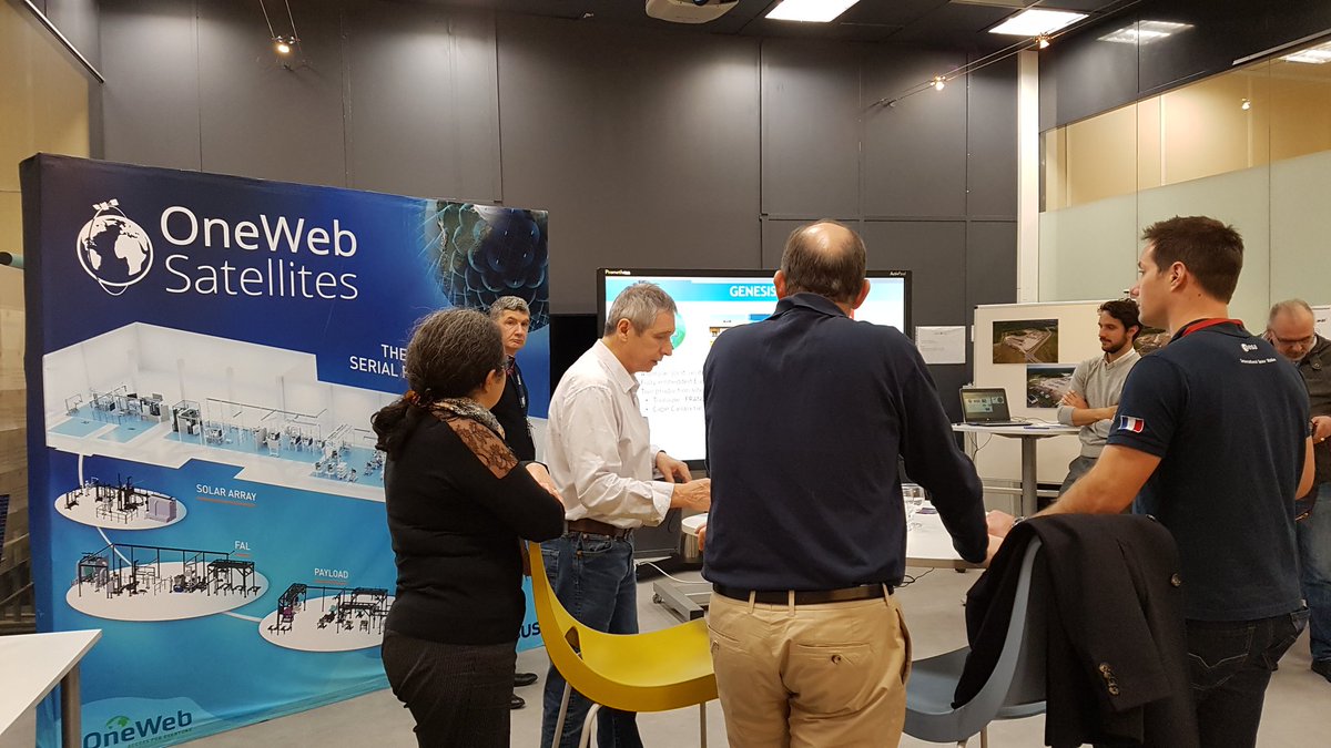 idariane's tweet photo. Explications sur l'innovation des satellites OneWeb #ThomAstroAtAirbus https://t.co/cTX82Xu0oJ