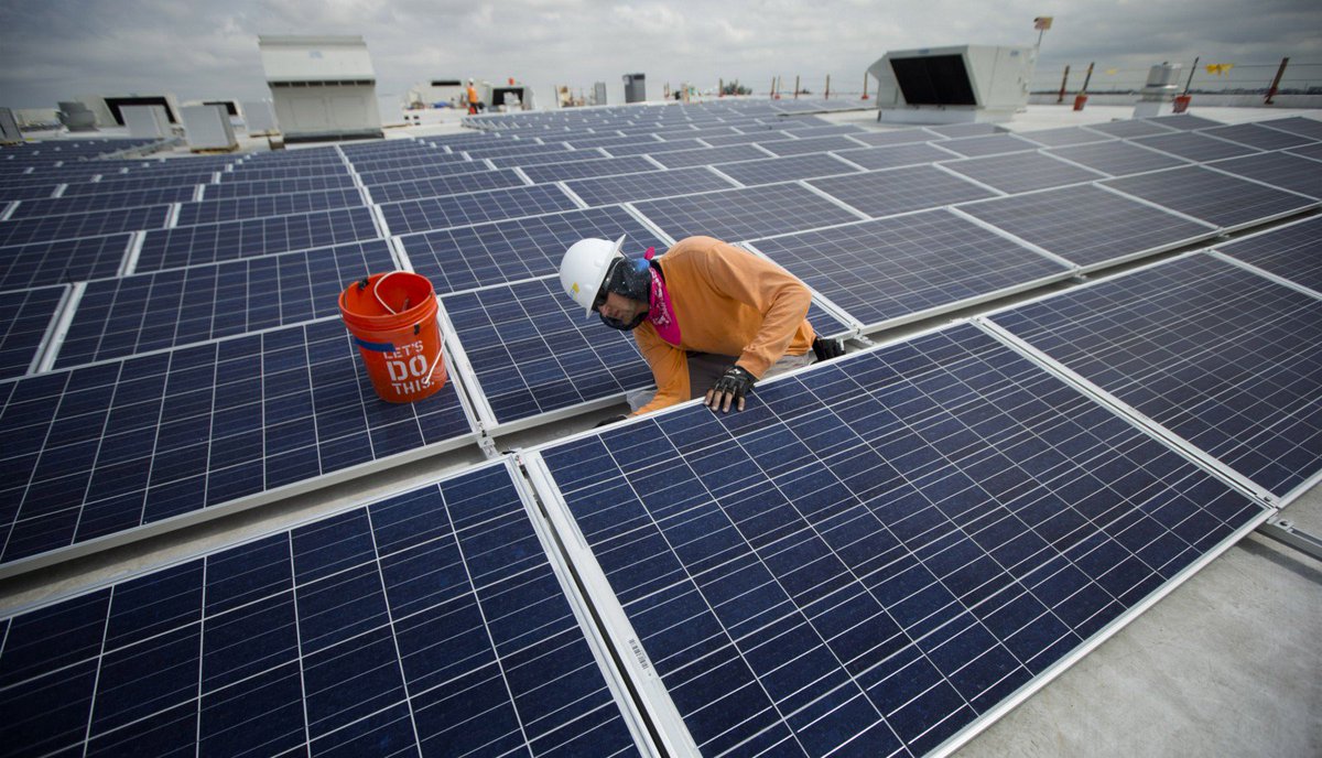 ClimatePower's tweet photo. U.S. solar installations jumped 95 percent last year
https://t.co/fywYsXYQP7 https://t.co/6VTO019JL6