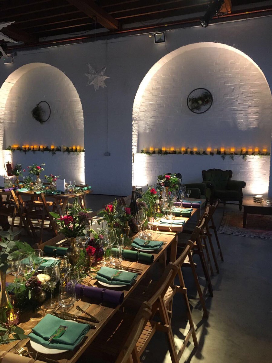 WeddFlowerCo's tweet photo. https://t.co/GYB81W7V6j is rocking the #turneringjones wedding ❤️❤️❤️ https://t.co/Km2hoDnVf4