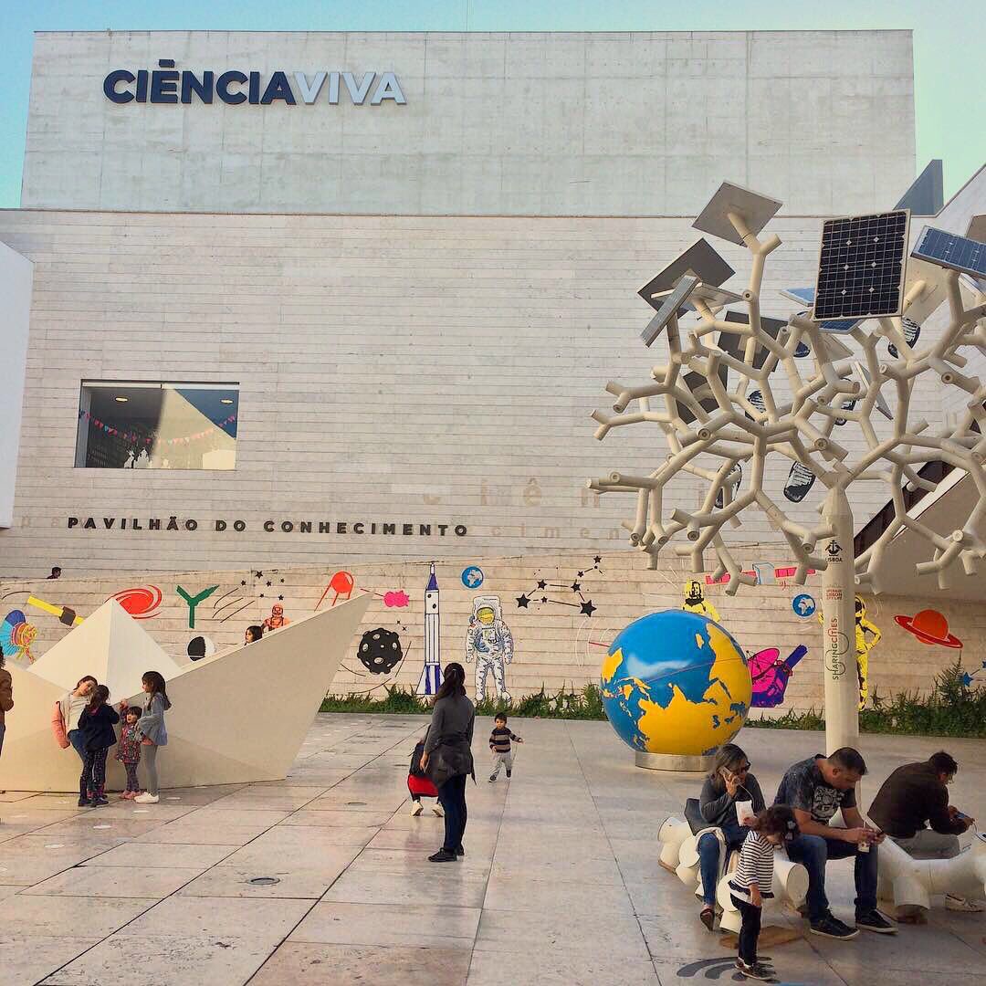 VTREE_SOLAR's tweet image. Merry Christmas @elonmusk  🎁🎄#solartree #vtree vtree.solar #ElonMusk