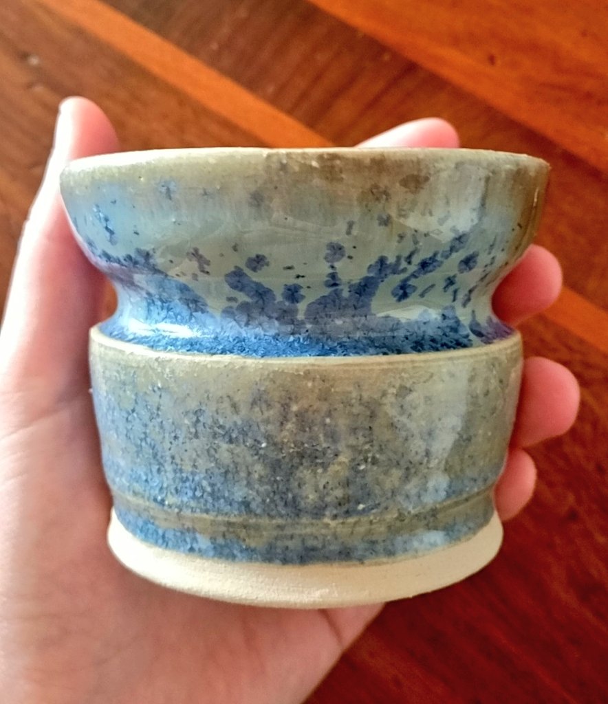 Anna_Mess's tweet photo. Quest'anno ho deciso di dedicarmi alle cose che veramente sentivo di voler fare. Poi vedi i risultati e vedi cose belle...e ti senti bene ❤️. #pottery #gres https://t.co/JKjDGdBMYa