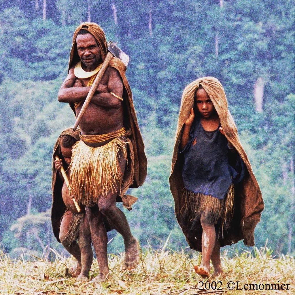 indigenous_HS's tweet photo. The Ankave depend on the forest for their food, shelter and livelihoods. Click link in bio to help conserve their forest and decrease respiratory illness and malaria at the same time. #indigenoushealthsolutions #culturalsurvival #papuanewguinea #planetar… https://t.co/erQGGs5Lx1 https://t.co/M6uloNa9Wy