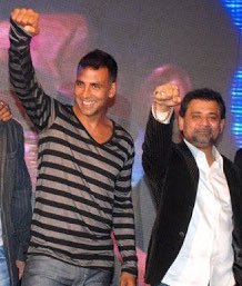 AKFansGroup's tweet photo. PIC : I have always felt that @akshaykumar is a complete star. He can do action, comedy, emotion. I didnโt even have 1% doubt that he will be able to do it says Anees Bazmee
#10YearsOfWelcome https://t.co/QDPZlzYbET