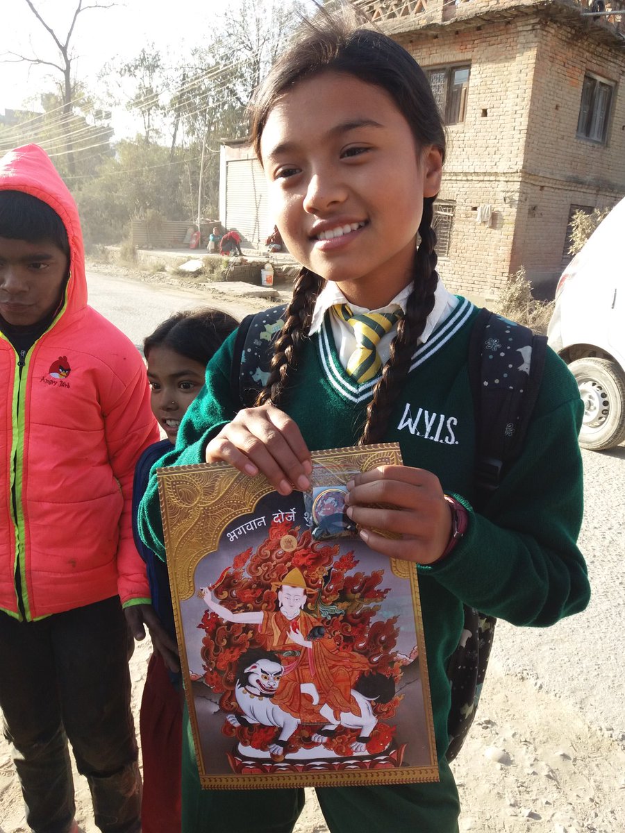 surajKc43648494's tweet photo. https://t.co/on9wEqIbPi?amp=1
#student
#teacher
#dorjeshugden
#compassion
#knowledge
#speaking
#dharma
#Buddhism 
#religen
#india
#nepal
#manmar
#vetnam
#combodiya
@tsemtulku https://t.co/OwYaZ1EVnc