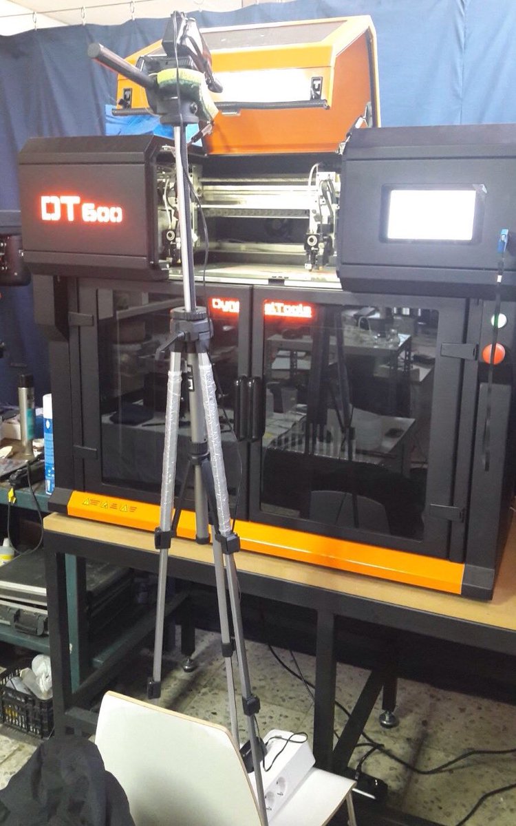 drukatt's tweet photo. Primero os presentamos el "making of", y luego el trabajo... #3Dprinting #FelizNavidad Era necesario otro punto de vista que el de la webcam @DynamicalTools https://t.co/Z524KR6Vkr