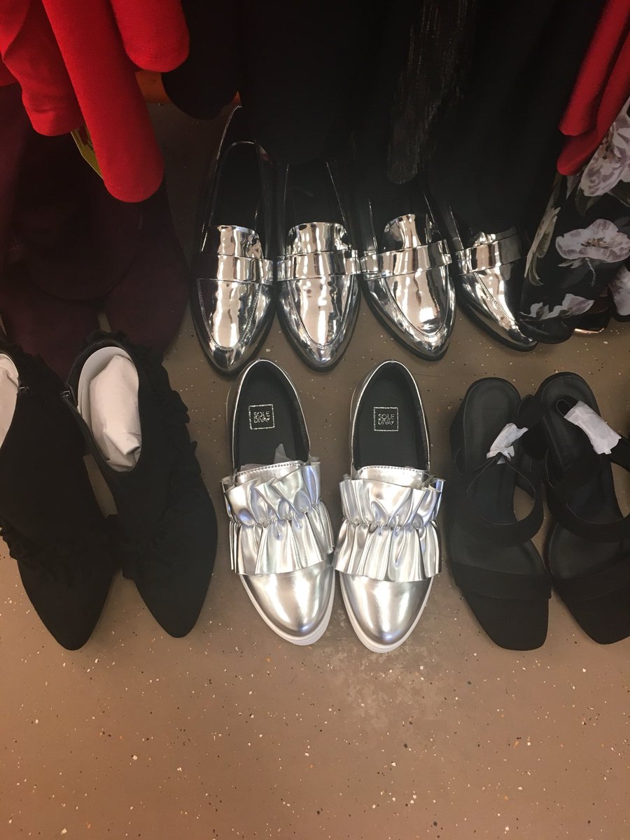 SimplyBeUK's tweet photo. ALL the metallics please 👌 #behindthescenes #SimplyBeStylish https://t.co/2ZPdMckoqx