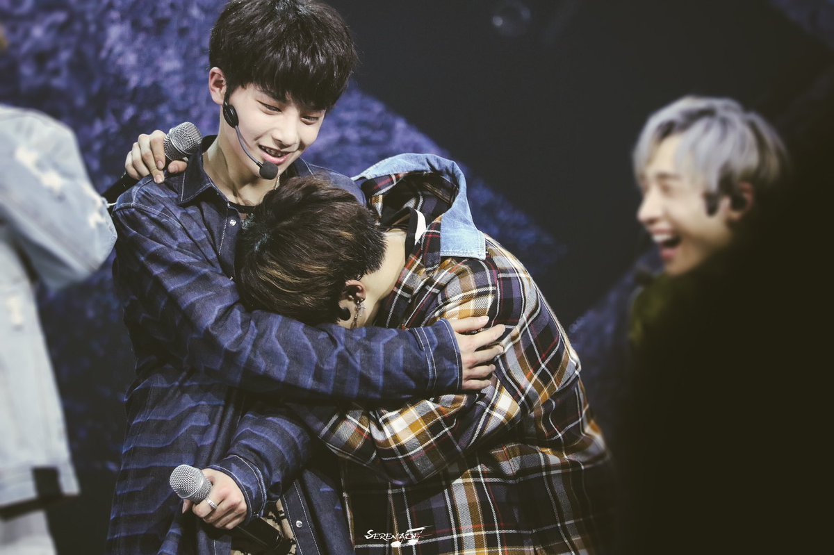 минхо чонин и чан. хёнджин и минхо. чонин и хенджин. банчан и джисон стрей. бан чан и хван хенджин.