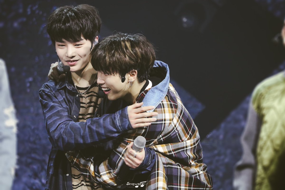 хан чонин. ян чонин 2022. хёнджин и минхо. минхо и чонин stray kids. стрей килс хенджин и минхо.