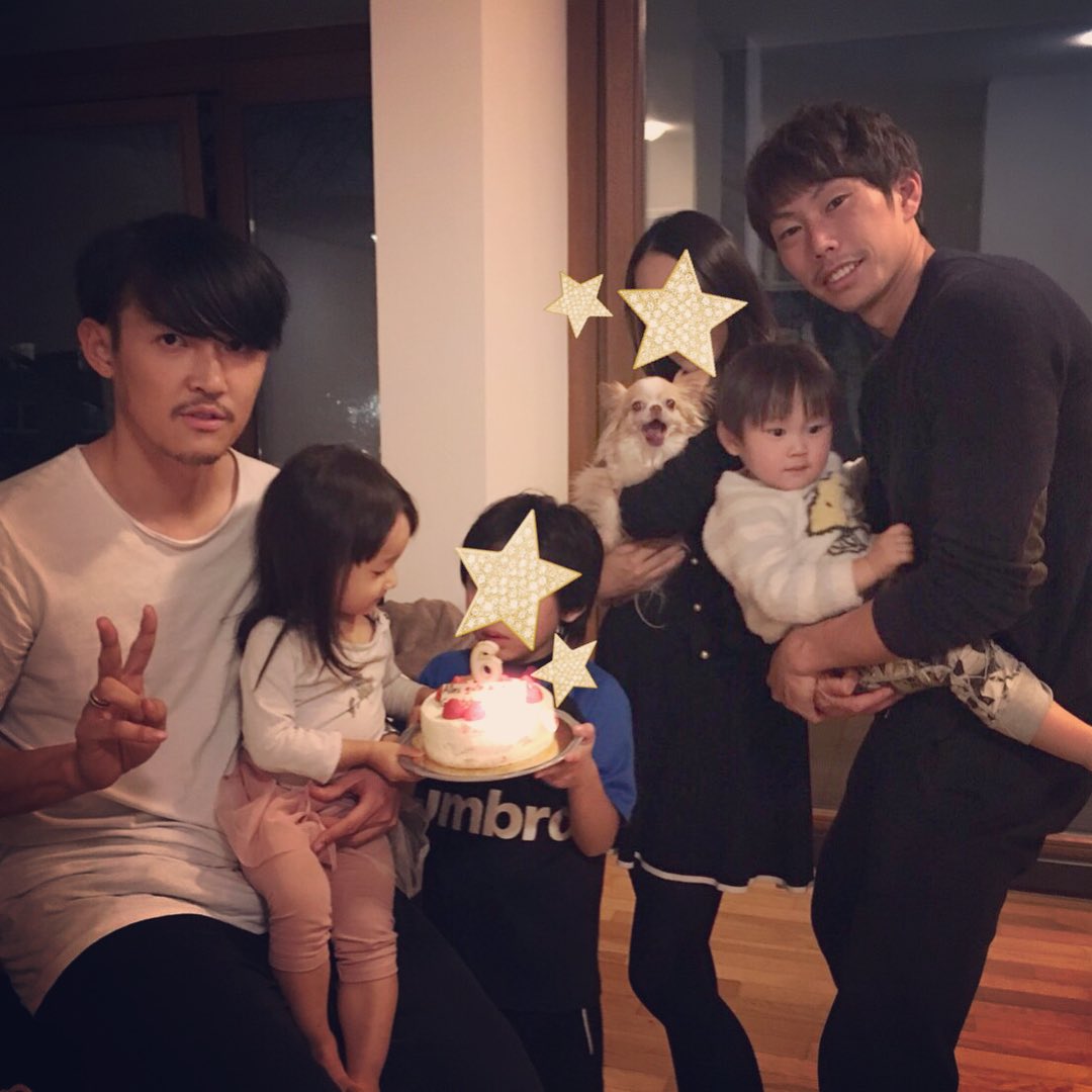 Uzivatel うさみメモ Na Twitteru 宇佐美蘭さんの写真 東口ファミリーがデュッセルドルフまで会いに来てくれました 長時間フライトの後だったのにみんな元気で凄い 長男くんがお誕生日だったのでお祝いしました T Co Wpp56xvgzf