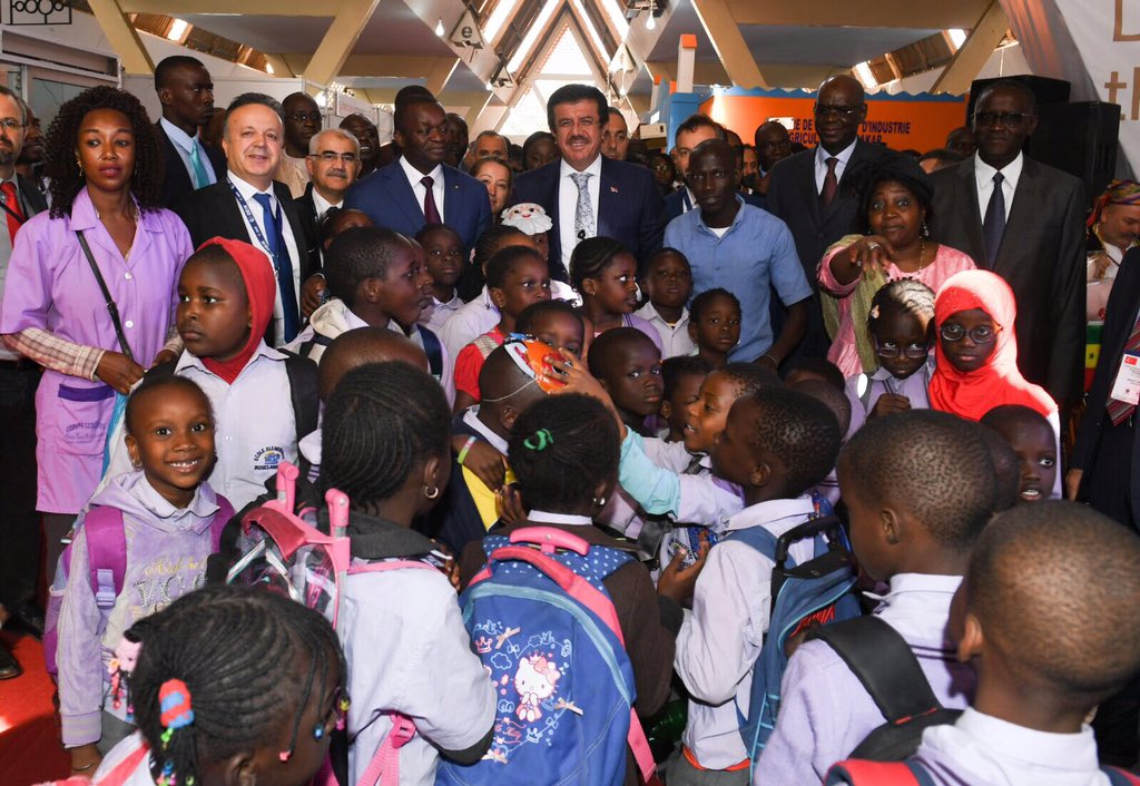 ZeybekciNihat's tweet image. #Senegal&apos;de #FIDAK Dakar Uluslararası Fuarında #Türkiye ve Türk firmalarının stantlarını ziyaret ettik, #Dakarlı kardeşlerimizle bir araya geldik