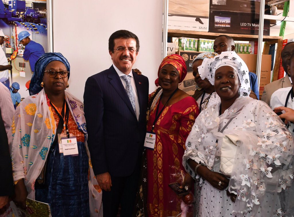 ZeybekciNihat's tweet image. #Senegal&apos;de #FIDAK Dakar Uluslararası Fuarında #Türkiye ve Türk firmalarının stantlarını ziyaret ettik, #Dakarlı kardeşlerimizle bir araya geldik