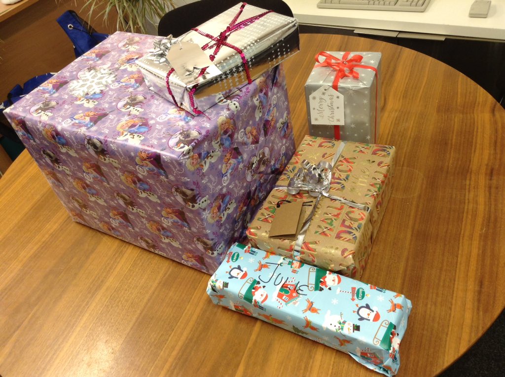 pmdcs's tweet image. Christmas has come early, Merry Christmas from everyone at PMD ✨🎄🎅🏻🎁