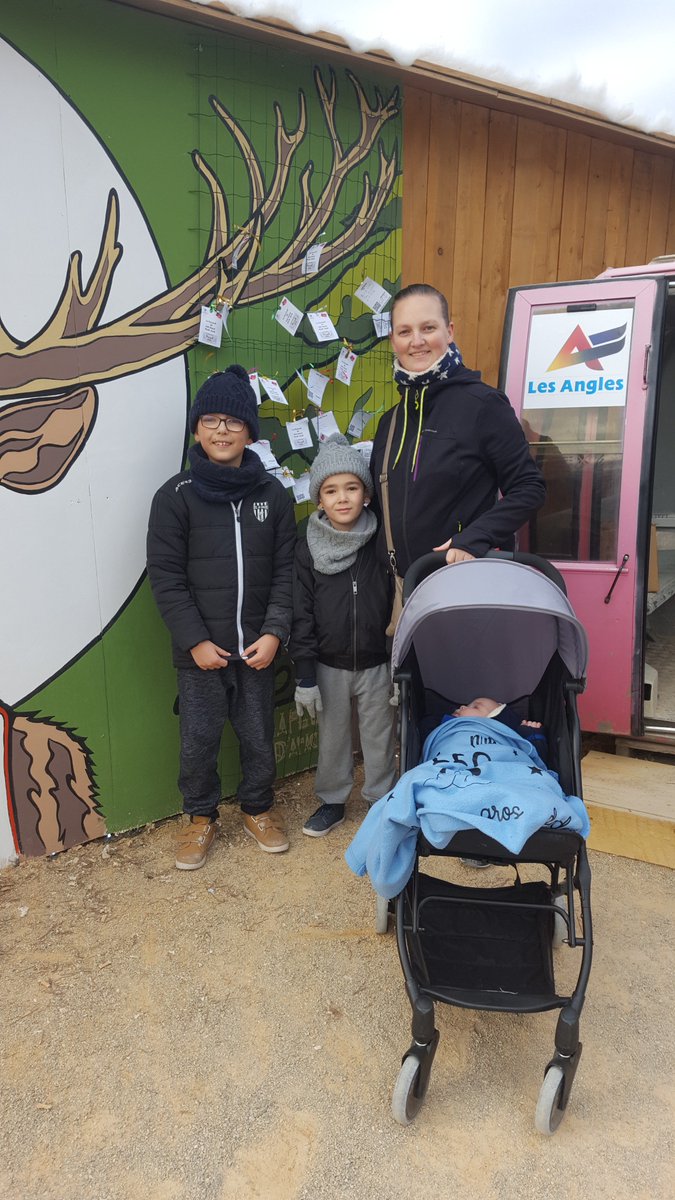 MDAbarcares's tweet photo. très beaux moments passés parmi vous, une belle réussite, dans le vent flotte à présent vos voeux au sein du marché de noël du Barcares https://t.co/9UHhUU1rfA