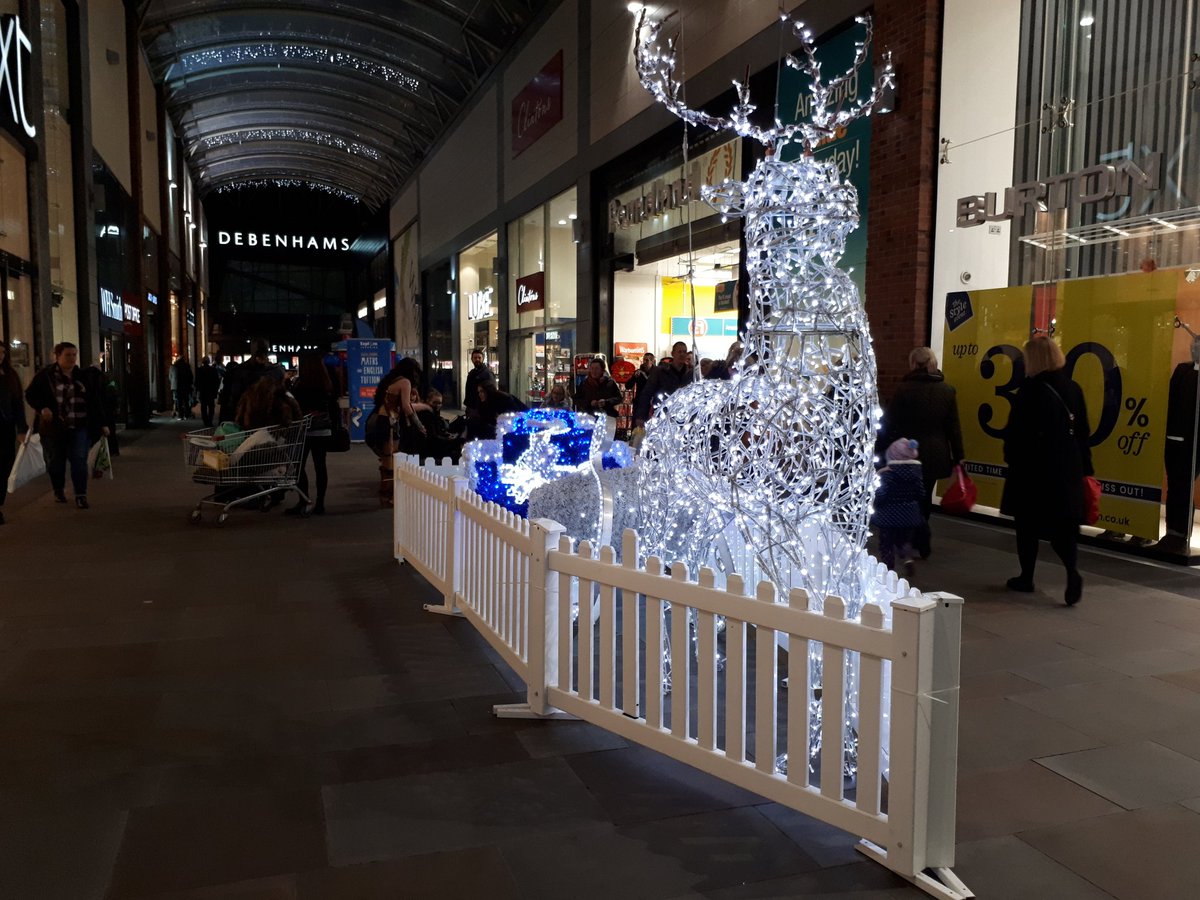 ryangrint's tweet photo. Still got some last minute #christmas shopping to do? Head down to @trinitywalk for a great range of goodies and whilst there remember to visit #Santa in his grotto this evening and on Saturday supporting @ForgetMNotChild! https://t.co/9Cr4ybdew6