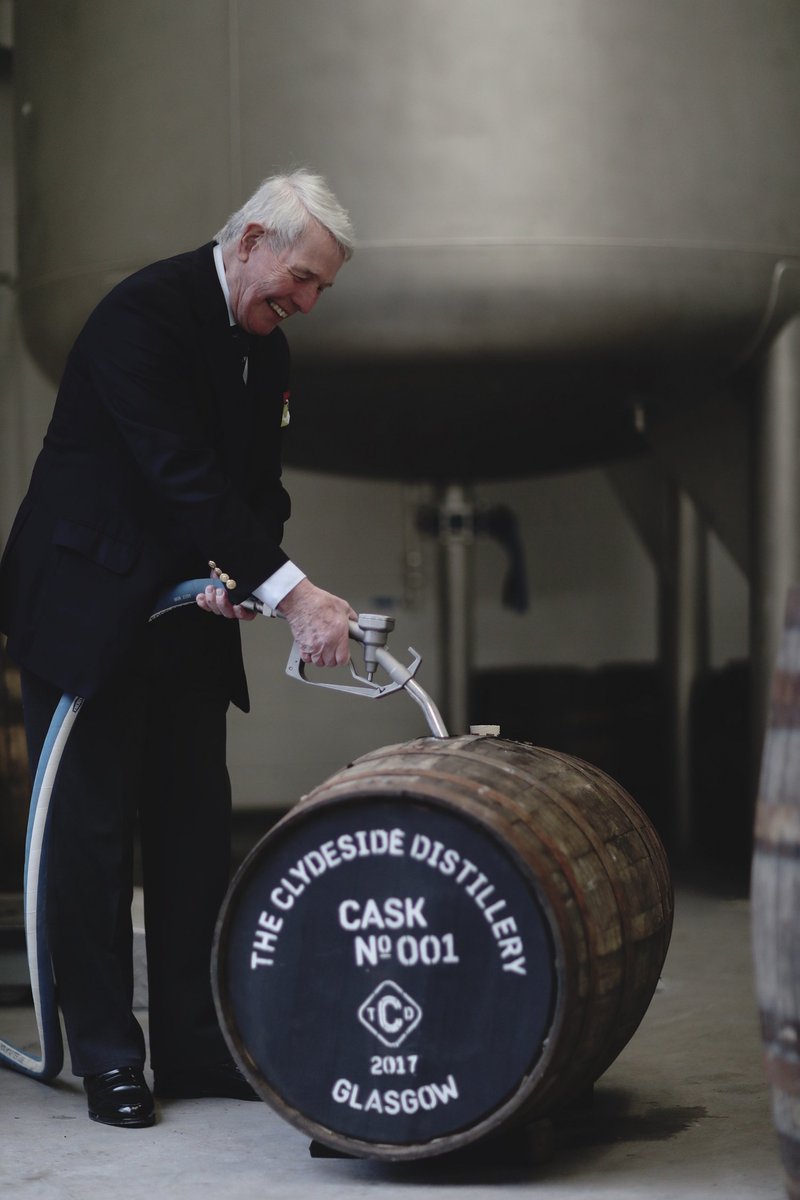 ScotlandB2B's tweet photo. Christmas arrives early at Clydeside Distillery as first casks are filled https://t.co/ygpGWBzdTz @clydesidewhisky https://t.co/jY4IxDaeKZ