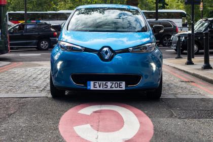 AutoExpress's tweet photo. All out of power for Christmas toys? Ask for help with the #SOSBattery hashtag, and #Renault will deliver new batteries free of charge to any home inside the M25. No, really! https://t.co/hKEVHZbbh3 https://t.co/VX08B71mDp