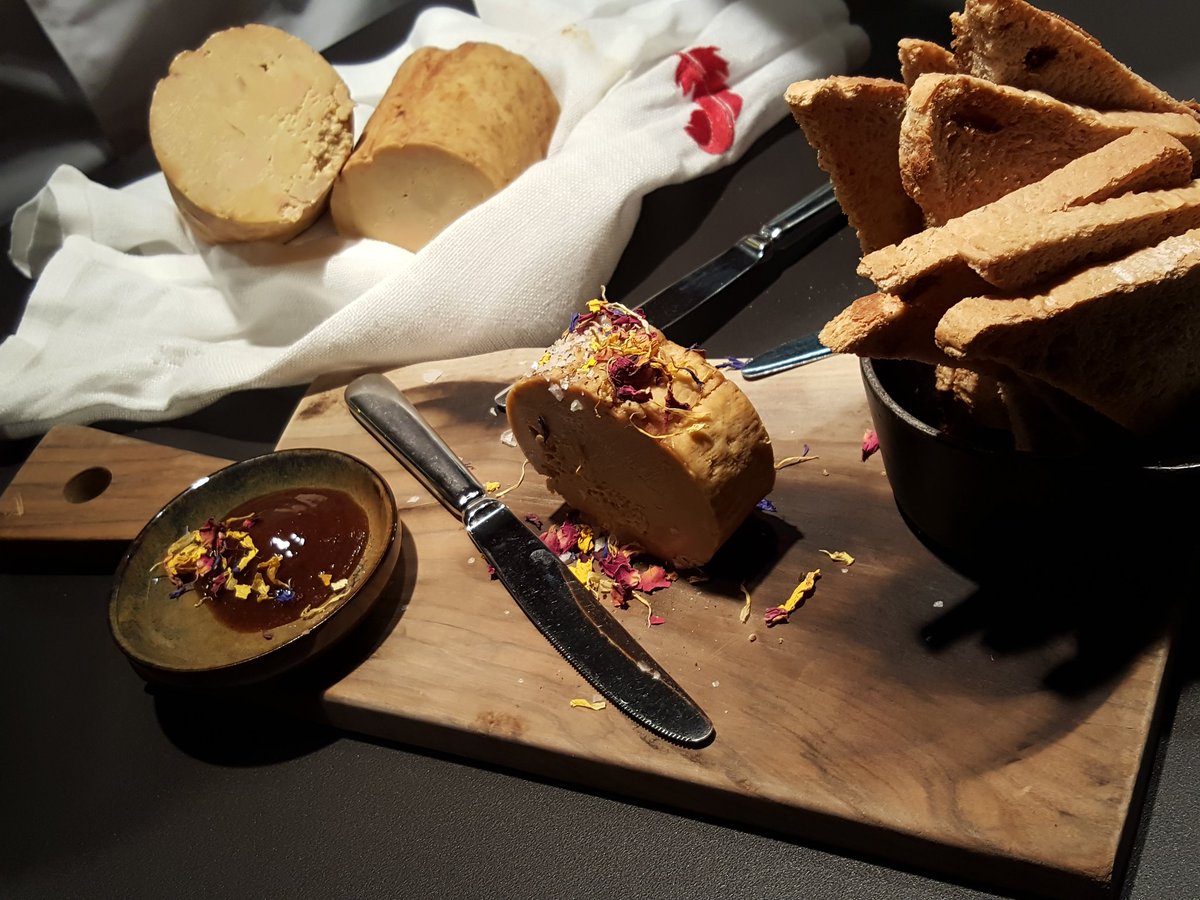 Disfruta del mejor foie y las aves rellenas más deliciosas estas fiestas gracias al servico take away de <a href="/AireRestaurante/">Aire Restaurante</a> tenéis todos los detalles en el blog. ¡Más que recomendable! #gastro #instagastro #gastroart #gastroeditor #foie #pulardarellena #airerestaurante