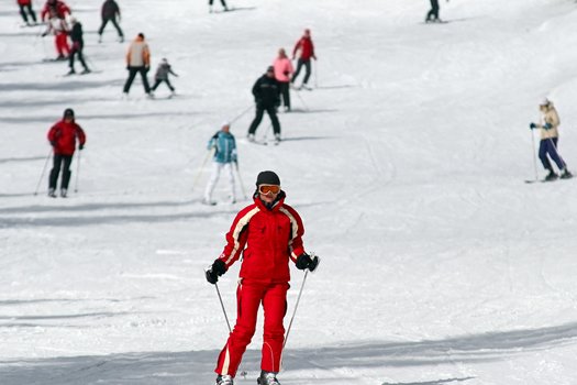 VeiligheidNL's tweet photo. Ga je skiën? Denk aan je knieen! Bereid je goed voor en voorkom blessures op #wintersport. Kijk op wintersportklaar.nl of lees het persbericht op: https://t.co/2HgntkgJkq https://t.co/3b7Rkzt6tL